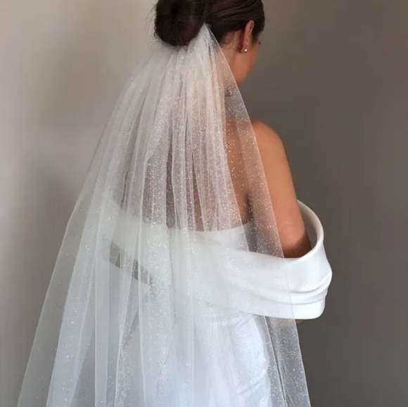 Off-white Glittery Cathedral Length Wedding Veil New - Picture 3 of 3